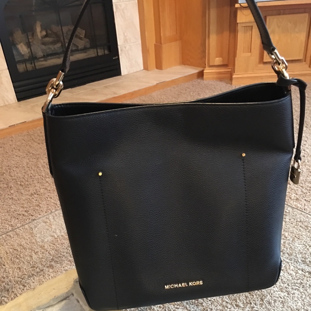 Michael Kors Large Bucket Hayes